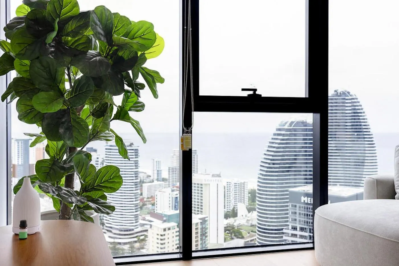 Luxury Modern Broadbeach Oasis Bbq, Sauna & Pool غولد كوست شقة